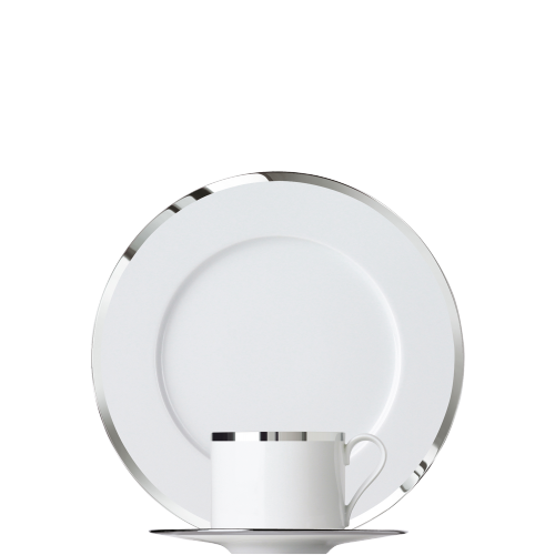 Teller und Tasse mit silbernem Rand, ruhend auf Untertasse. Fürstenberg Porzellan.