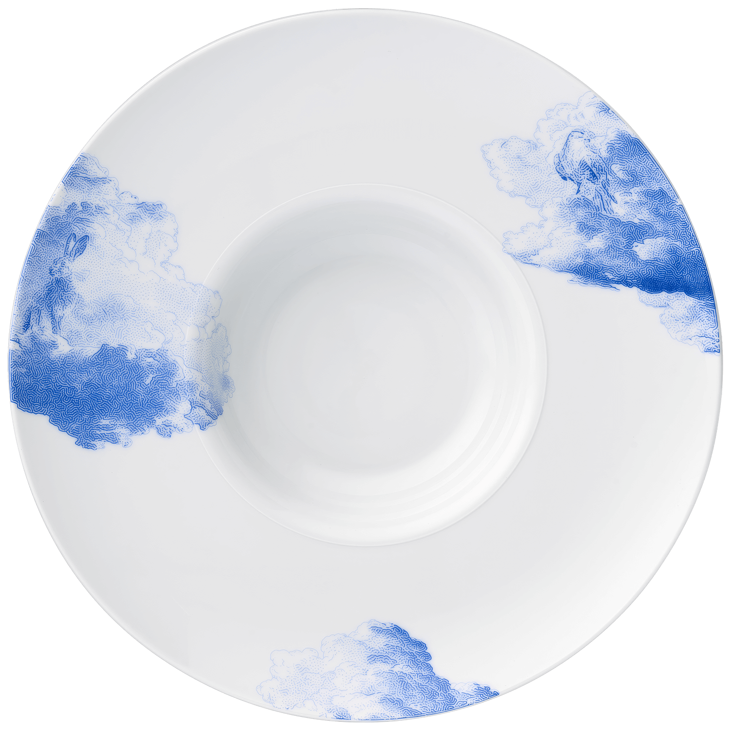 Weißer Porzellanteller mit blauen wolkenartigen Verzierungen auf Rand, dekorativ platziert. Fürstenberg Porzellan.