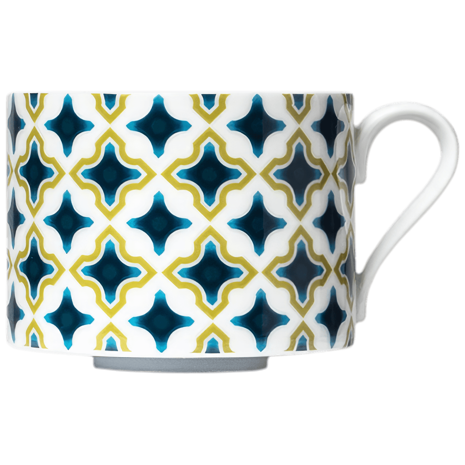 Tasse mit blau-gelbem geometrischem Muster, stehend vor weißem Hintergrund. Fürstenberg Porzellan.